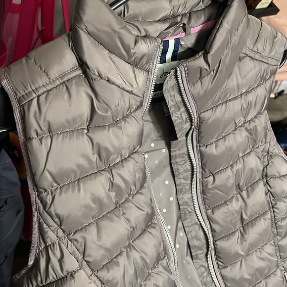 Light weight puffer vest size 4 - Picture 4 of 5